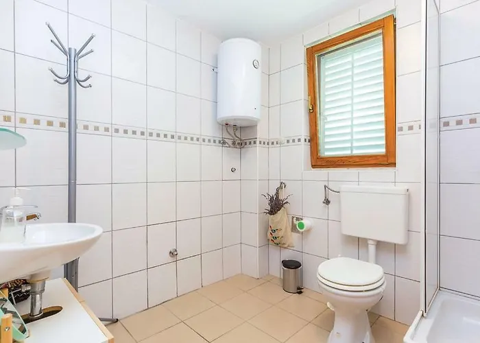 Lina بيت للعطل تْسْغيكفانِتْسا