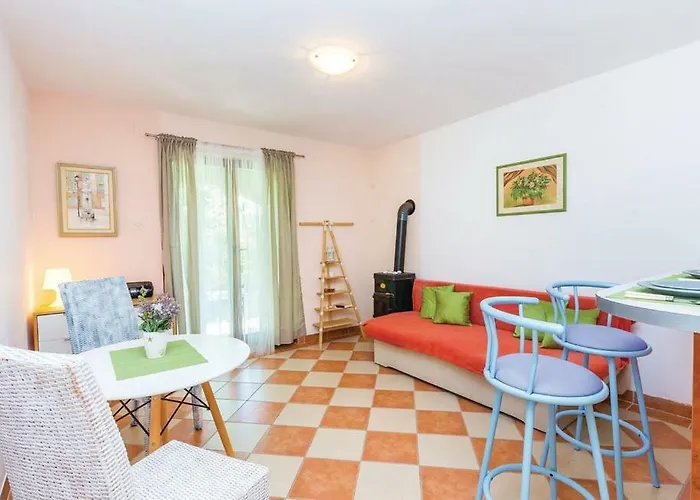 Lina * تْسْغيكفانِتْسا